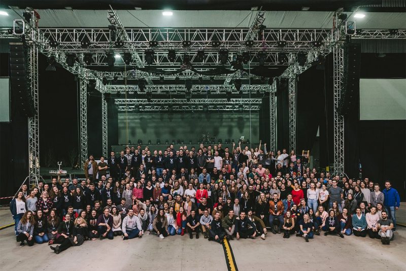 300-členný tím Godzone tour 2018